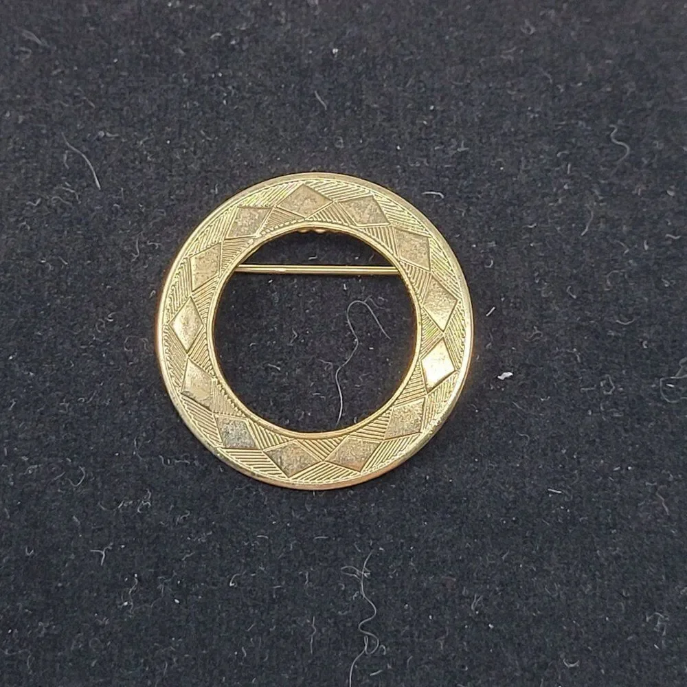 Vintage Gold Tone Round Etched Circle Brooch Pin Pendant Geometric Gift‎